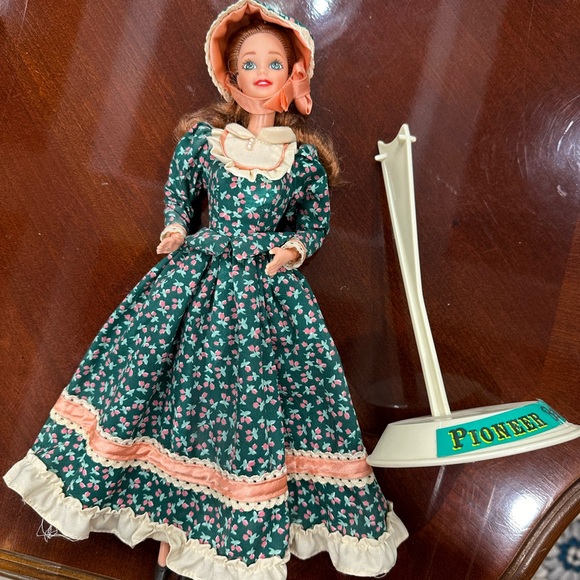 Vintage Pioneer Barbie Mattel Fashion Toy Doll 12680 American Stories Collection - Picture 2 of 3